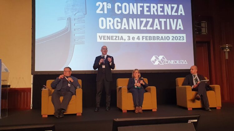 Avv Nasini 21 Conferenza organizzativa della Confedilizia APE Genova Coram