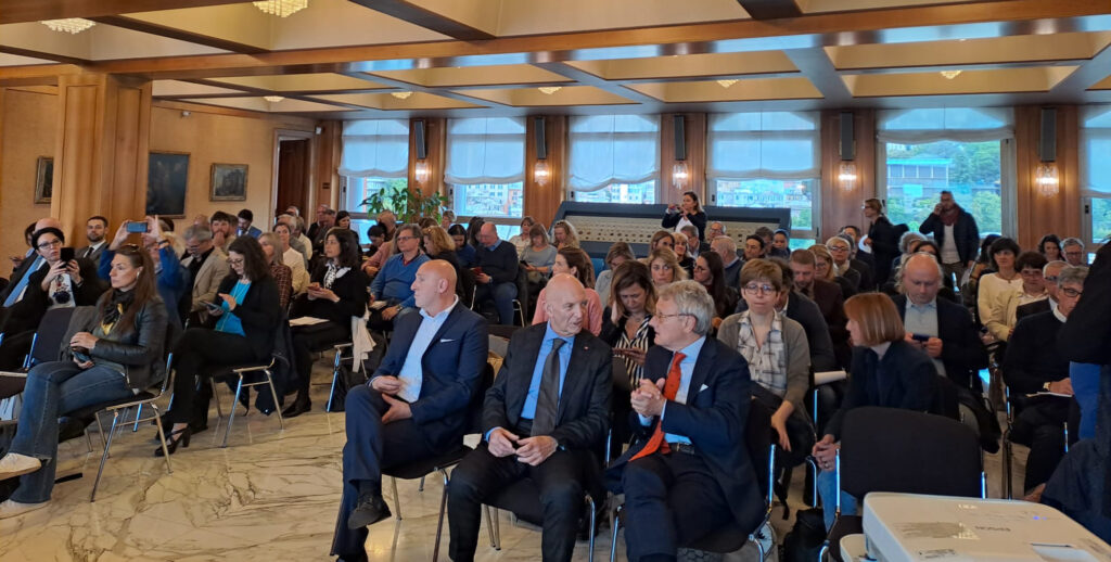 Comvegno tema affitti brevi APE Confedilizia sala maggio 2023